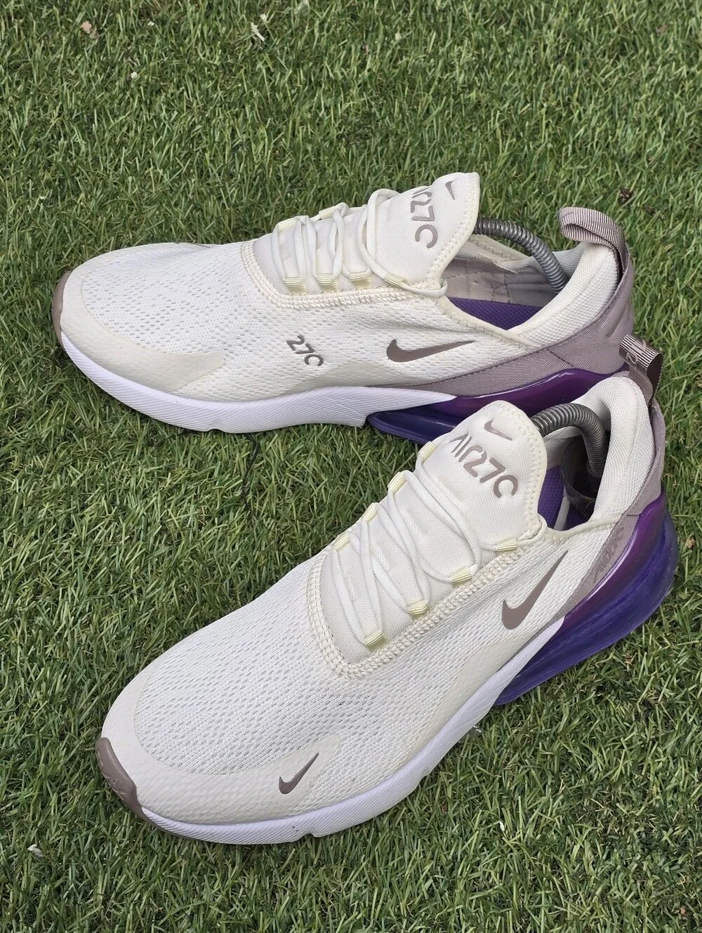 NIKE AIR MAX 270 - Women's Sneakers - SIZE 10